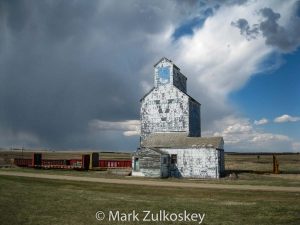 Ex UGG grain elevator in Gull Lake, SK, Apr 2011. Contributed by Mark Zulkoskey.