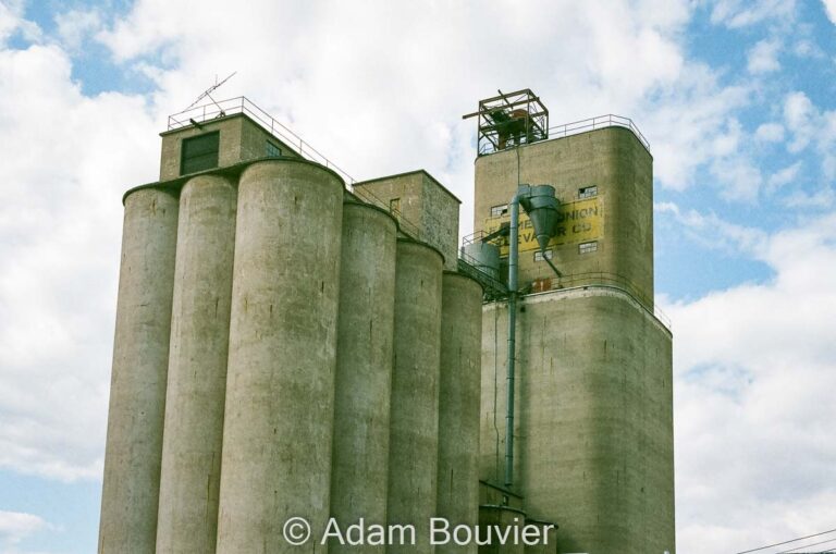 Minot – Grain Elevators of Canada